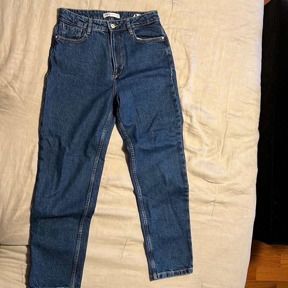 Zara dark wash high waisted jeans - never worn!